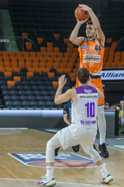 后一名防守 后一名防守